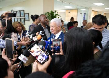 Presidente del Senado rechaza campaña política a destiempo y llama a respaldar gestión de Abinader