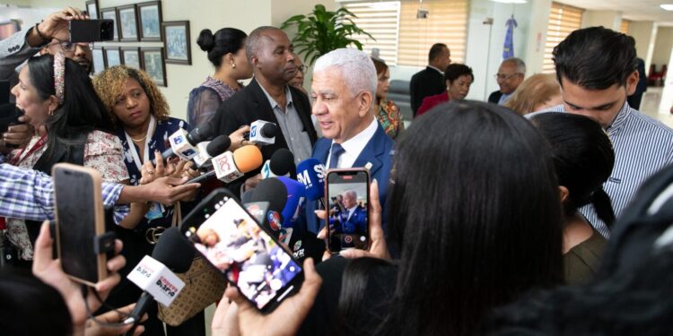 Presidente del Senado rechaza campaña política a destiempo y llama a respaldar gestión de Abinader