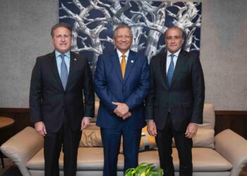 Ejecutivos de APAP visitan al presidente de Banreservas para fortalecer vínculos institucionales