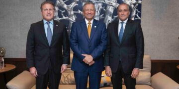 Ejecutivos de APAP visitan al presidente de Banreservas para fortalecer vínculos institucionales